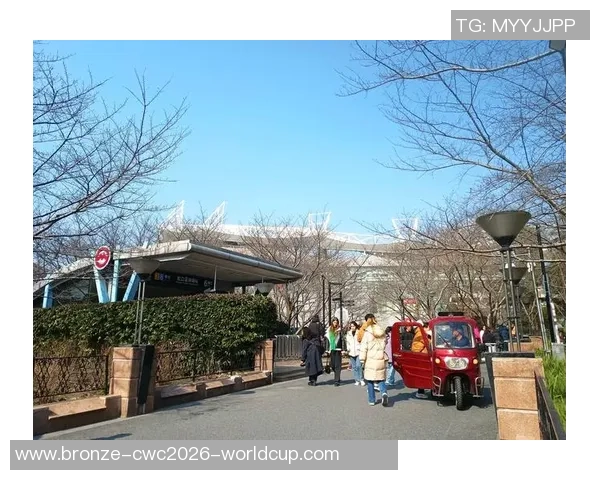 虹口足球场与枫泾的魅力探索体验城市文化与足球激情的完美结合