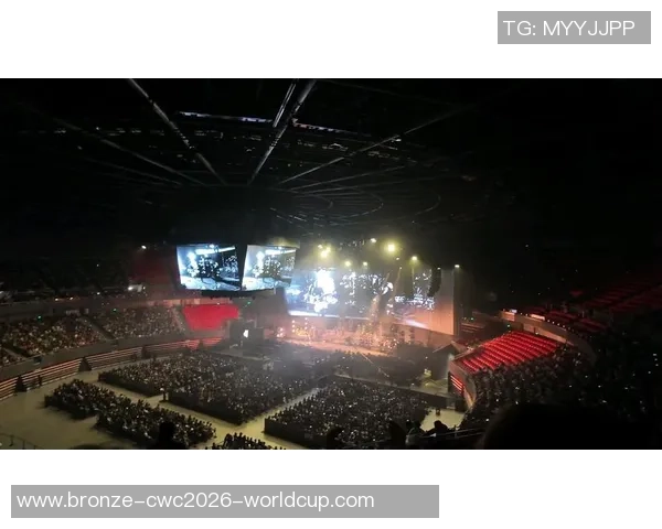 英超足球宝贝的动人旋律与迷人舞步带你领略足球场上的魅力与激情 英超足球宝贝的动人旋律与迷人舞步带你领略足球场上的魅力与激情